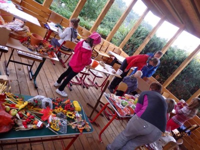 Aranžování - altán ZŠ 6.10.2014